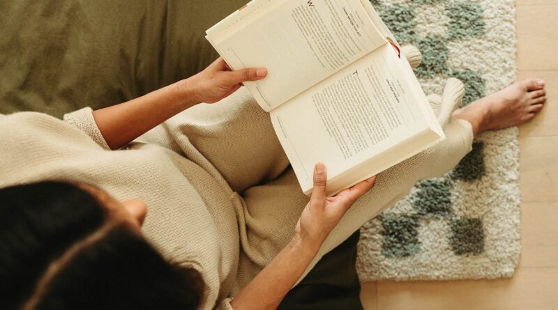 15 dos melhores livros aconchegantes para se enrolar com esta temporada