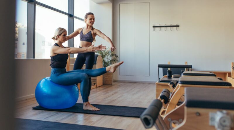 Exercícios de Pilates para dor no ombro: 15 maneiras eficazes de reduzir o desconforto