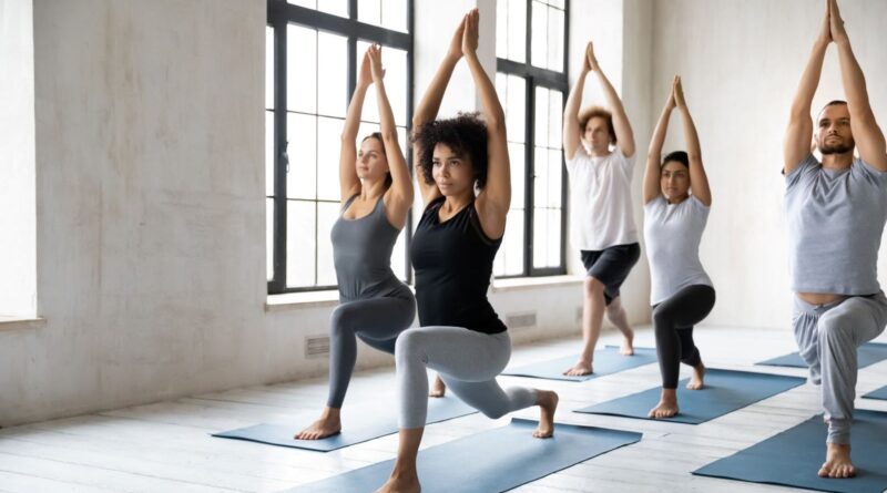 Yoga para perda de peso: 14 poses de energia obrigatória para voltar à forma