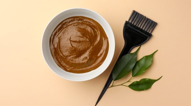 Cor de cabelo preto orgânico: top 8 opções livres de amônia e naturais