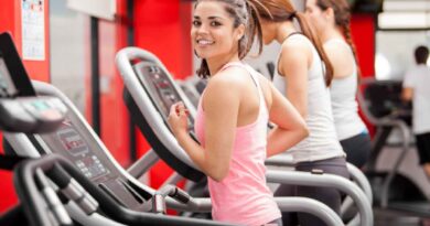 Incline Walking vs Running: Qual é melhor para queimar gordura?
