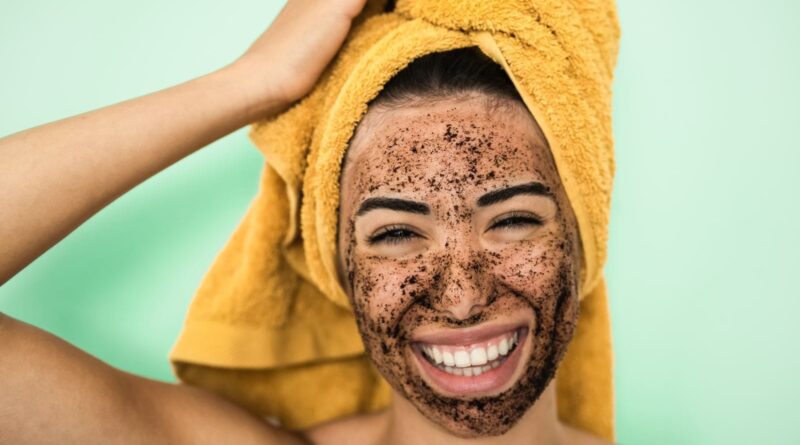 Máscara facial do café: 5 escolhas para a pele brilhante naturalmente