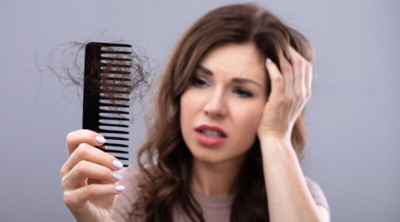 Perda de cabelo após um aborto: causas e tratamento