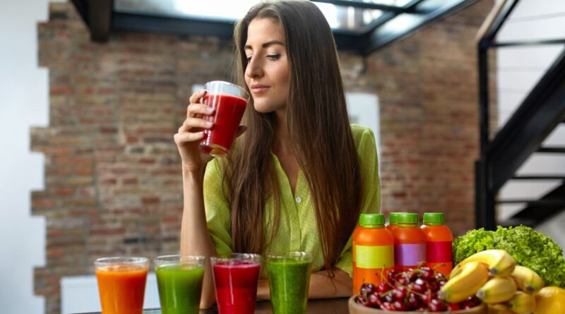 5 melhores sucos para o crescimento do cabelo, de acordo com um dermatologista