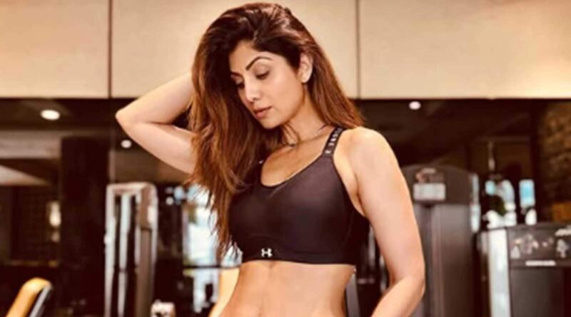 6 Benefícios de Twisting Yoga Técnicas inspiradas em Shilpa Shetty