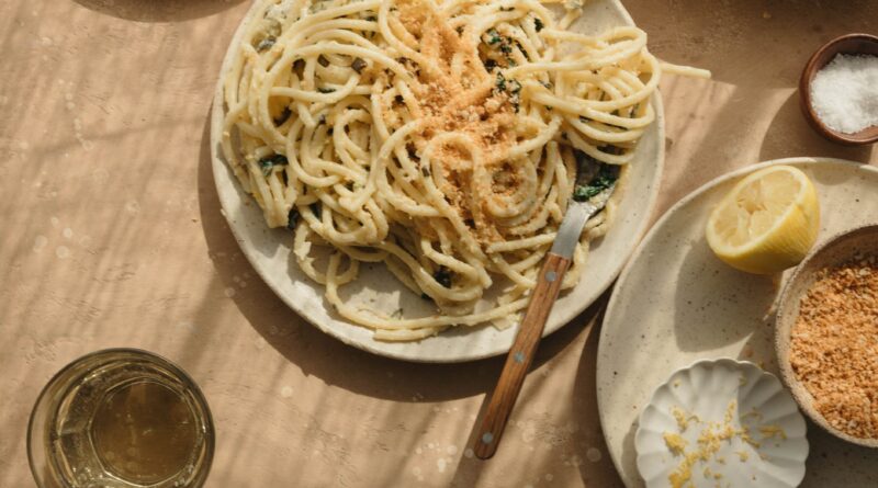 10 receitas simples de massas com 10 ingredientes ou menos (fácil, deliciosa)