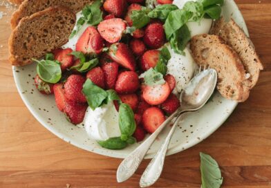 20 receitas de salada fresca de primavera (saudáveis, fáceis e repletas de proteínas)