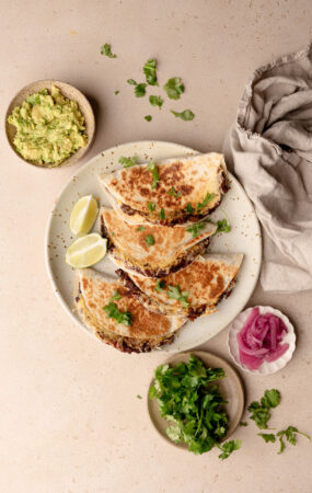 Esses tacos crocantes de feijão preto são um sonho de jantar durante a semana