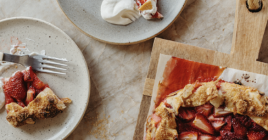 Galette de Cream Cheese de Morango com Crosta de Amêndoa
