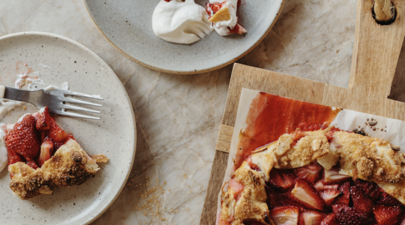 Galette de Cream Cheese de Morango com Crosta de Amêndoa