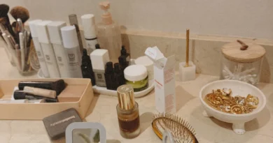 Reduzi minha rotina de maquiagem para 5 minutos - aqui está o que ficou
