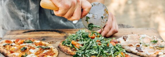 Como organizar uma festa de pizza – ferramentas e dicas para o sucesso